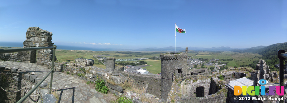 SX29146-52 Panorama Harlech Castle